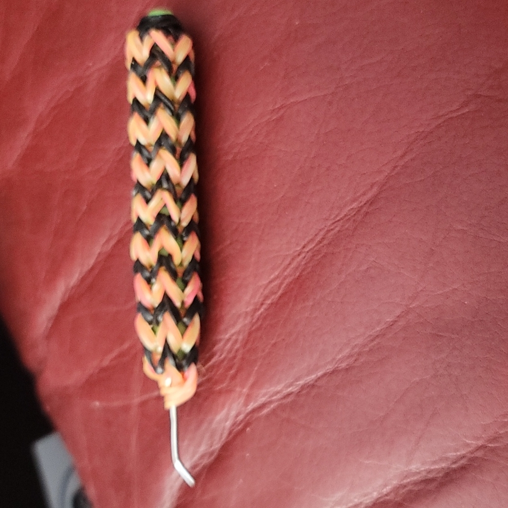 Loom hook with grip